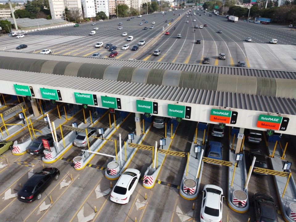 Autopista Riccheri es una vía por donde más vehículos circulan en el AMBA (Área Metropolitana de Buenos Aires) y en su estación de peaje se goza del beneficio. 